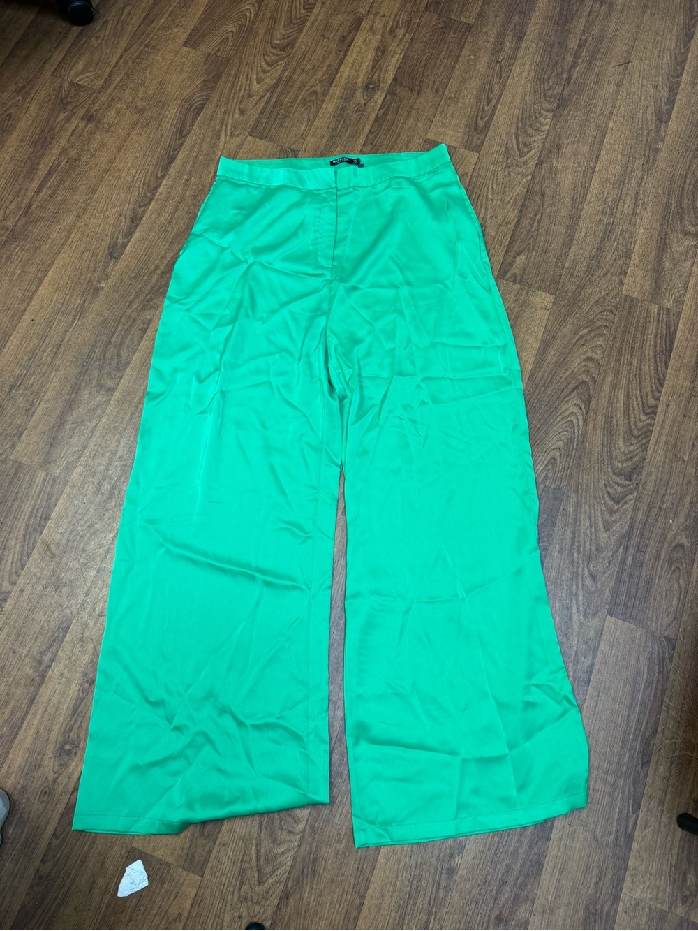 Nasty Gal Satin wide leg trousers. Green. NWT. SZ 14